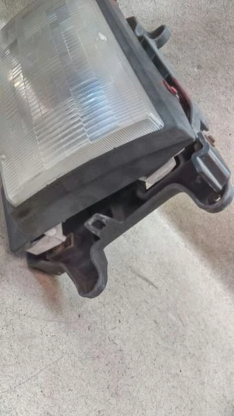 Driver Left Headlight Fits 98-99 HONDA PASSPORT F101-183146 - Image 2 of 4