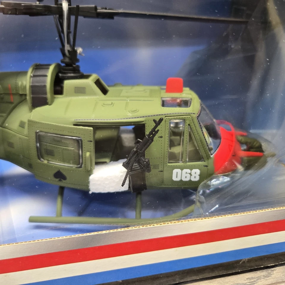 Toy Zone Air Power Huey Hog US Marine Helicopter Die Cast Metal Replica 1:32 - Image 2 of 4