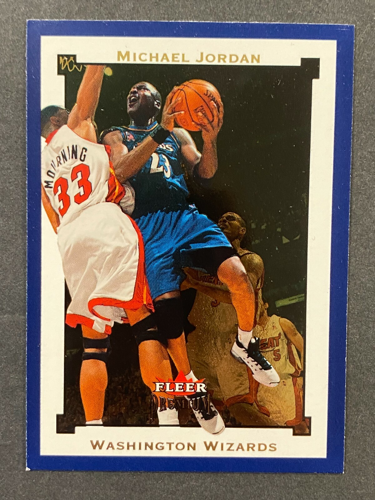 2002-03 FLEER PREMIUM BASKETBALL CARD MICHAEL JORDAN MINT RANGE #82 (RS)