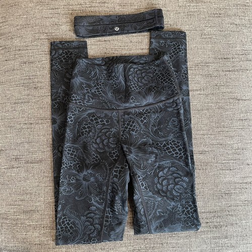 Lululemon Blue Paisley Wunder Under 