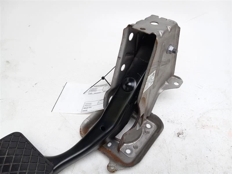 Volkswagen Passat 2008 pedal de freno Foto 3 de 4