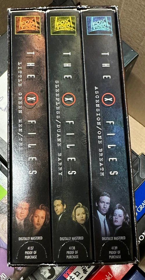 The X Files Boxed Set x 2 & wide screen movie edition VHS 7 tapes NM+ cases - Image 2 of 4