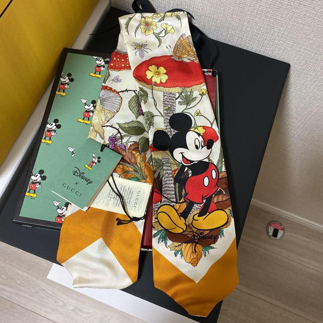 GUCCI x Disney collaboration 100% silk neck bow Made in iTaly