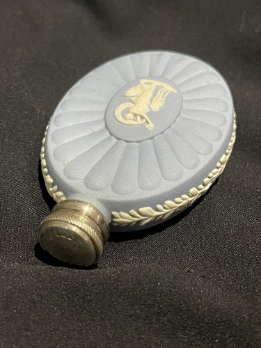 Wedgwood Jasperware perfume bottle with a hallmarked silver screw top. - Picture 2 of 4
