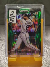 2019 Panini Prizm - Tier II Nick Markakis #177 Green & Yellow Hyper Prizm