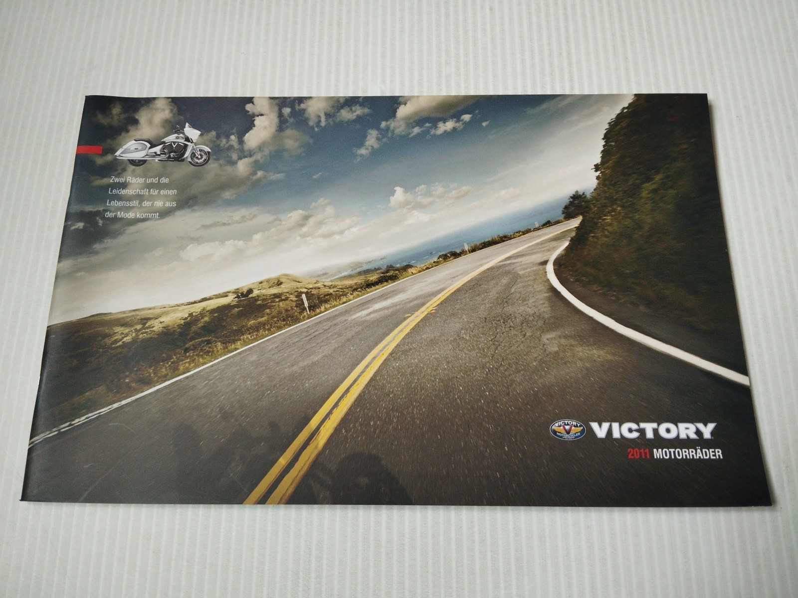 Prospectus Victory Motorcycle 2011 idée cadeau originale pour motard
