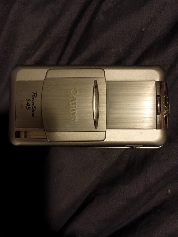 Canon PowerShot S45 4MP 3X Zoom Lens 1.8 Inch LCD Screen Digital Camera - Silver