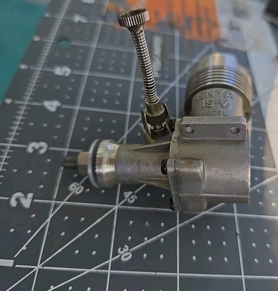 VINTAGE ~ Enya 19-V  Model 4005, RC Airplane Engine - Image 2 of 4
