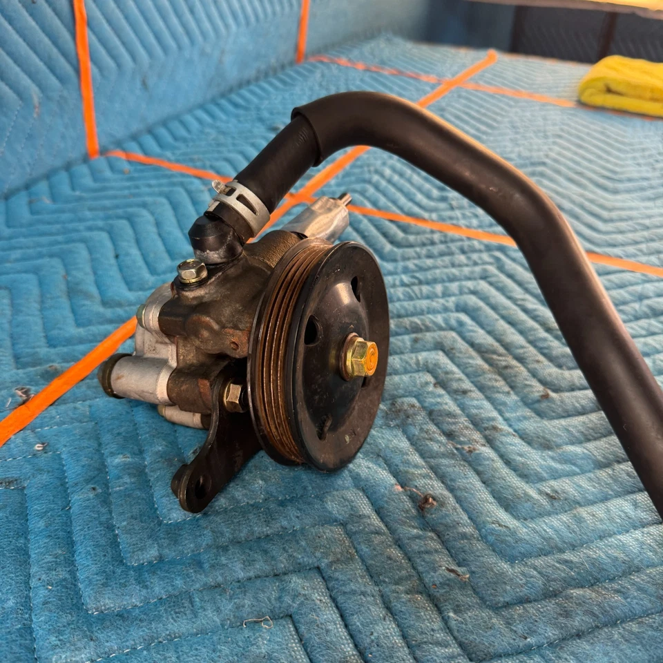 Bomba de dirección asistida Toyota Avalon 2000-2004 OEM 118 K Foto 3 de 4