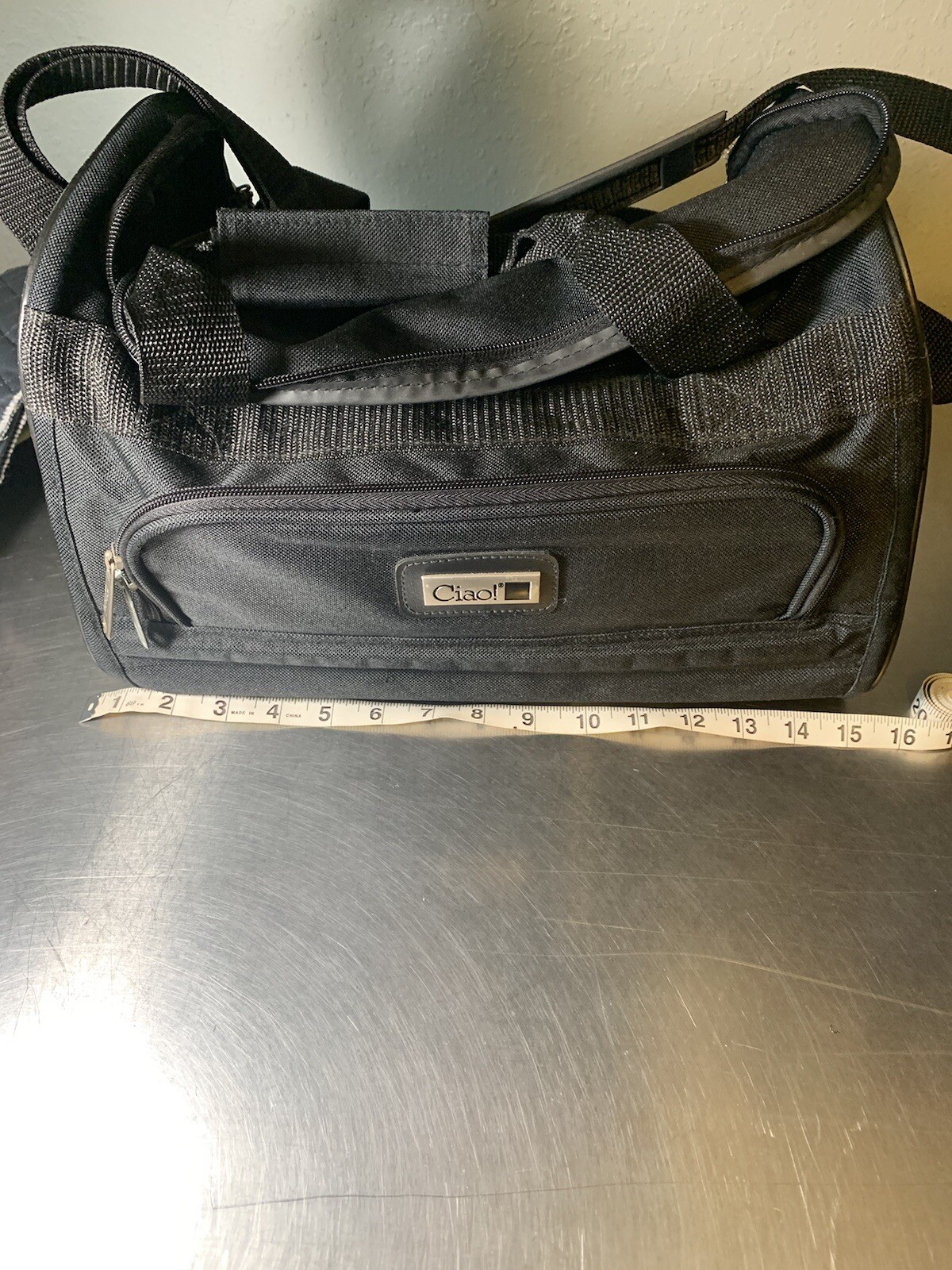 Lot Of Tactical Gear Ciao Duffle Bag Over The Shoulder Concealed Carry