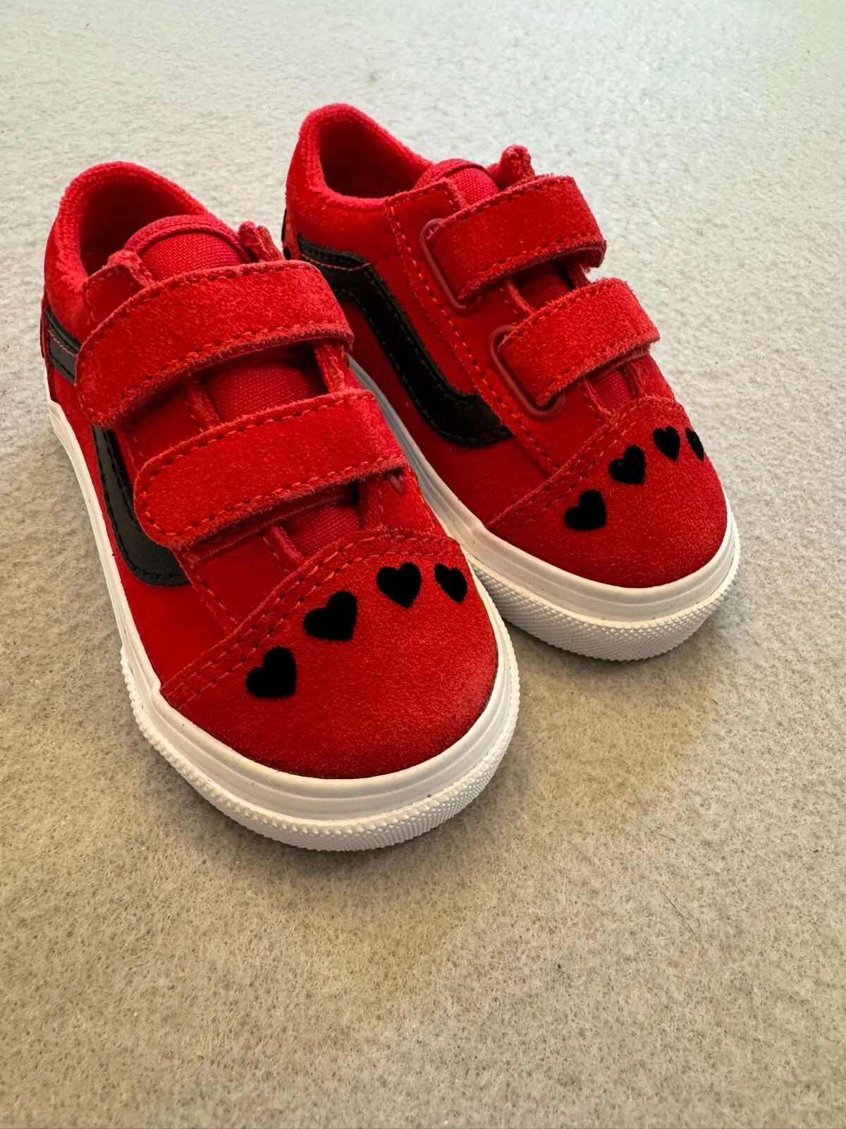 Sneakers Vans bambina taglia 5 nuove Oldol Skool cuori rossiers