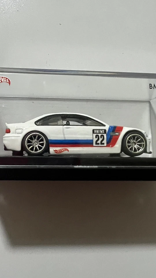 a 2022 hot wheels WHITE BMW M3 MEXICO CONVENTION Acrylic case FREE SHIPP salon - Image 2 of 4