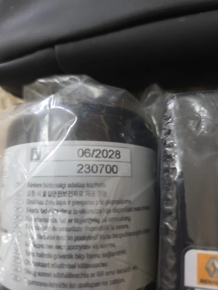 Dacia Jogger 2022 Tire air pump compressor 997907635R AUA194367 Exp 2028 - Image 2 of 2