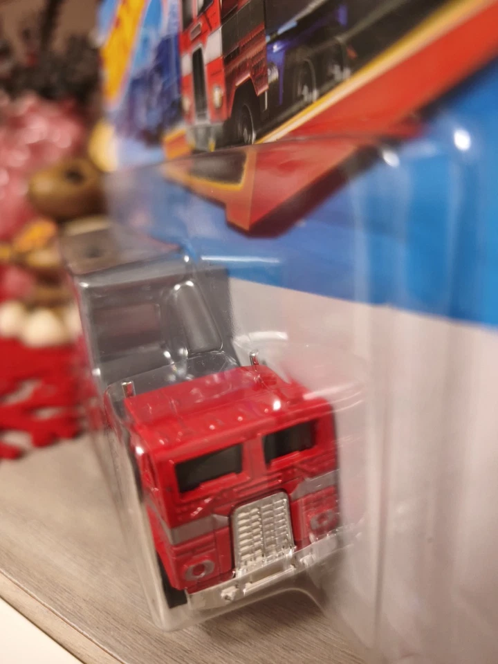 Camion Hotweels Track Fleet Transformers "Optimus Prime" Mattel Nuovo Hasbro - Immagine 3 di 4