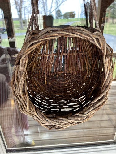 Vintage Primitive Vine & Twig Wall/ Door Pocket Basket Hand Crafted 17” X 11” - Picture 2 of 9