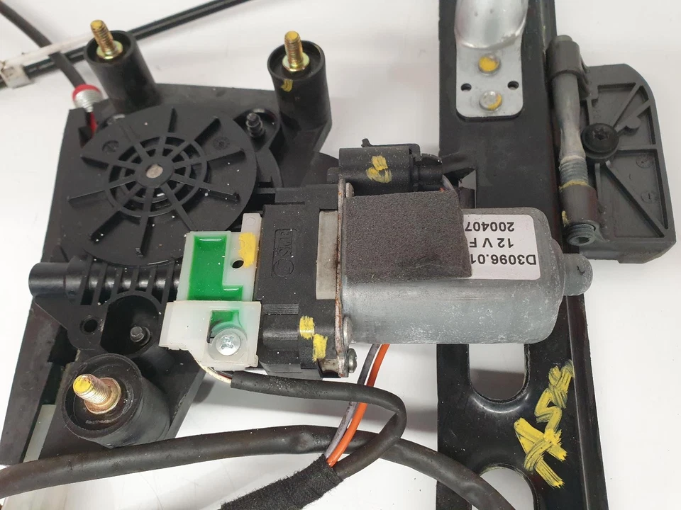 FORD FOCUS WINDOW REGULATOR + MOTOR FRONT PASSENGER SIDE LH 2007 2 DOOR COUPE - Image 4 of 4