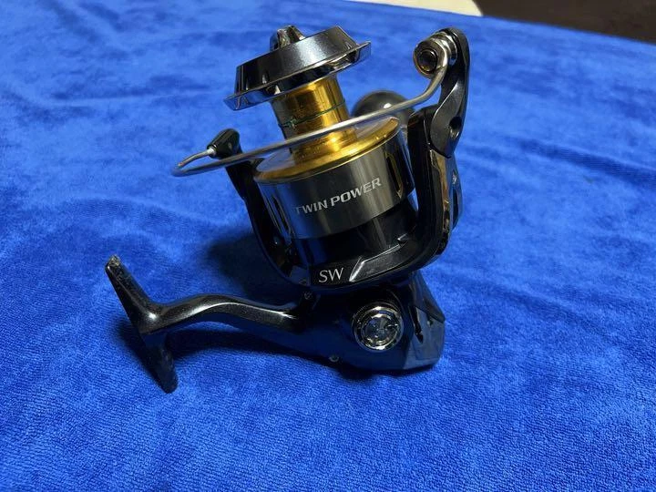 SHIMANO TWIN POWER SW 8000HG Spinning Reel Handle Fishing Cherry Salmon JP S9201