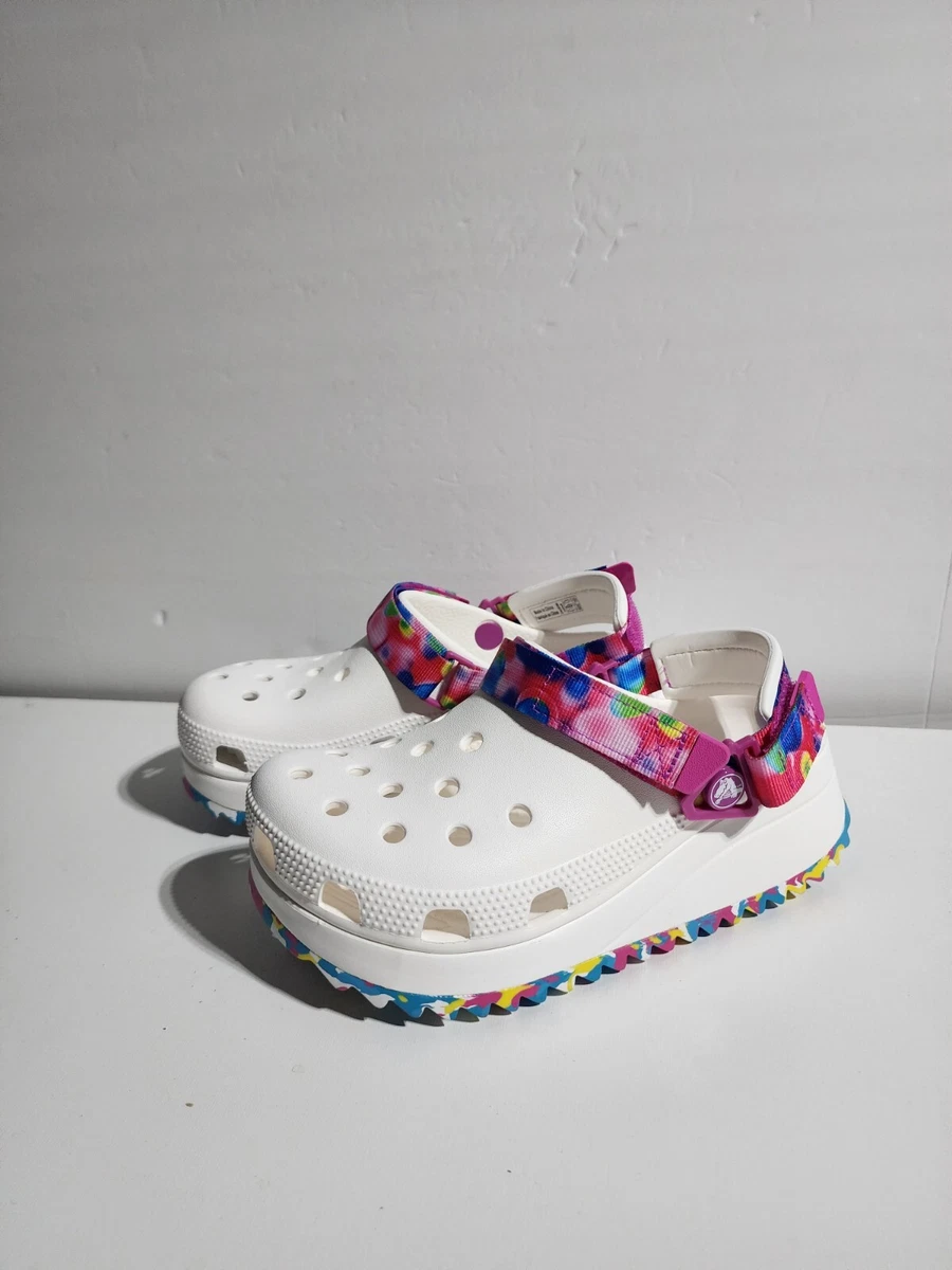 Chaussures plates formes blanches Crocs Classic Hiker Solarized Clog pour hommes