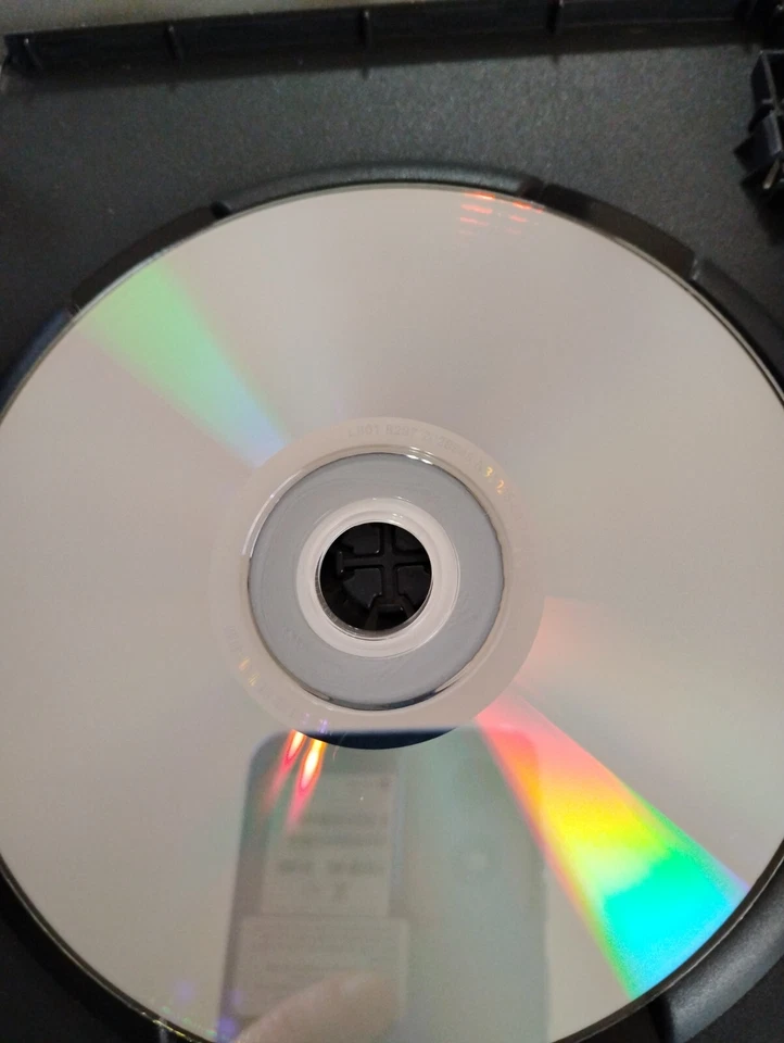 Red 2 (Rental Only) - DVD - Includes Case & Cover Art - Image 4 of 4