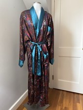 Unisex Victoria  s Secret Number 1 London Vtg Multicolor Printed Satin Robe 6/M