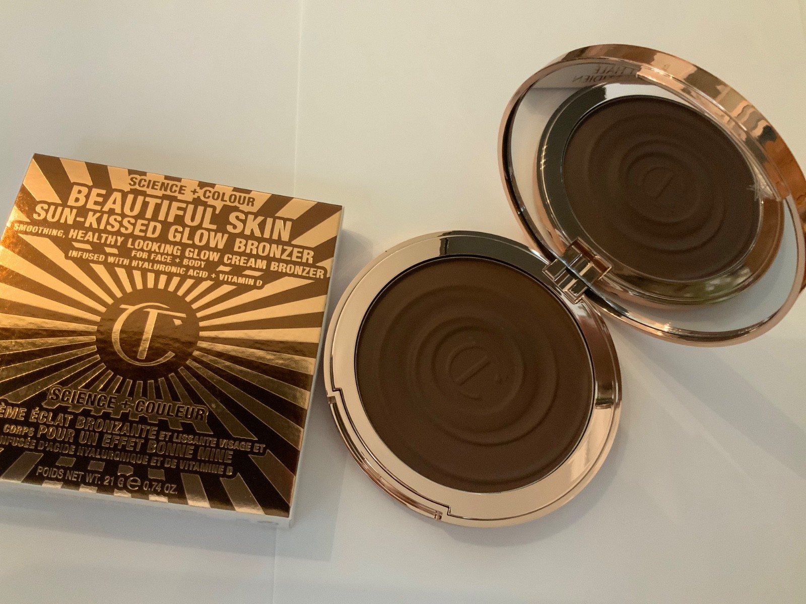 Charlotte Tilbury Beautiful Skin Sun-Kissed Glow Bronzer - 4 Deep