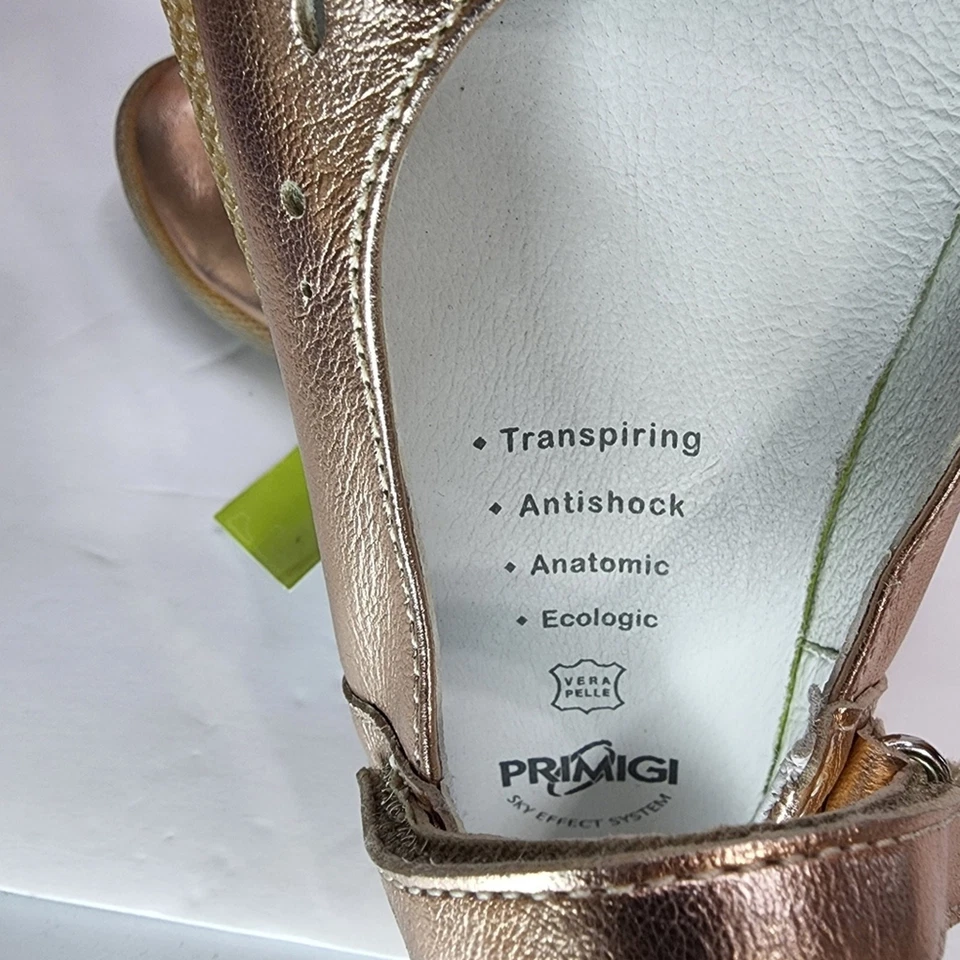 Primigi Mary Jane en oro rosa con detalles recortados 3 1/2 Foto 4 de 4