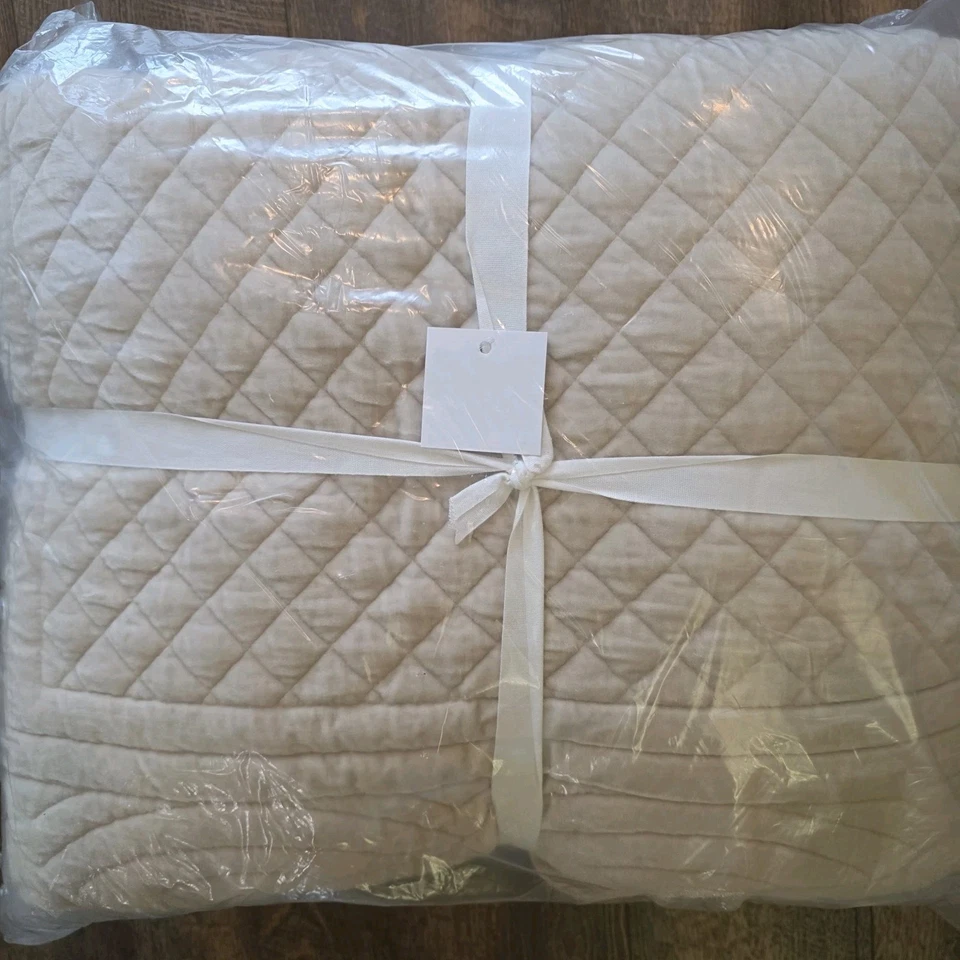 Pottery Barn Velvet Heirloom Quilt Oatmeal Full Queen Handcrafted Quilt - Image 2 of 4