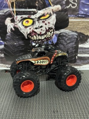 Monster Jam Mutt Rottweiler Red Wheels Loose Chrome Chassis Truck HTF 1/64 Dog