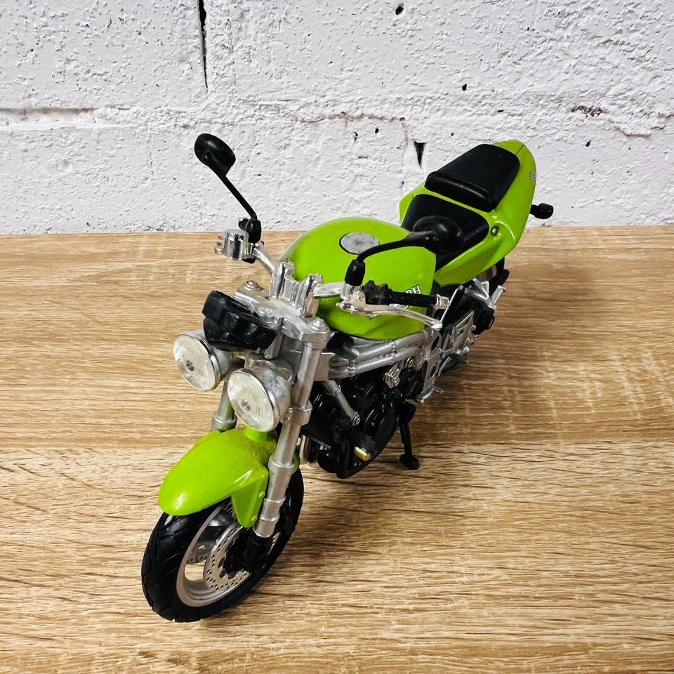 New-Ray Triumph Speed Triple 1/12 Diecast Green Black Model Motorcycle Bike - Image 2 of 4