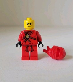 LEGO Minifigure Ninjago Kai With The Golden Weapons (njo007) Good Condition.