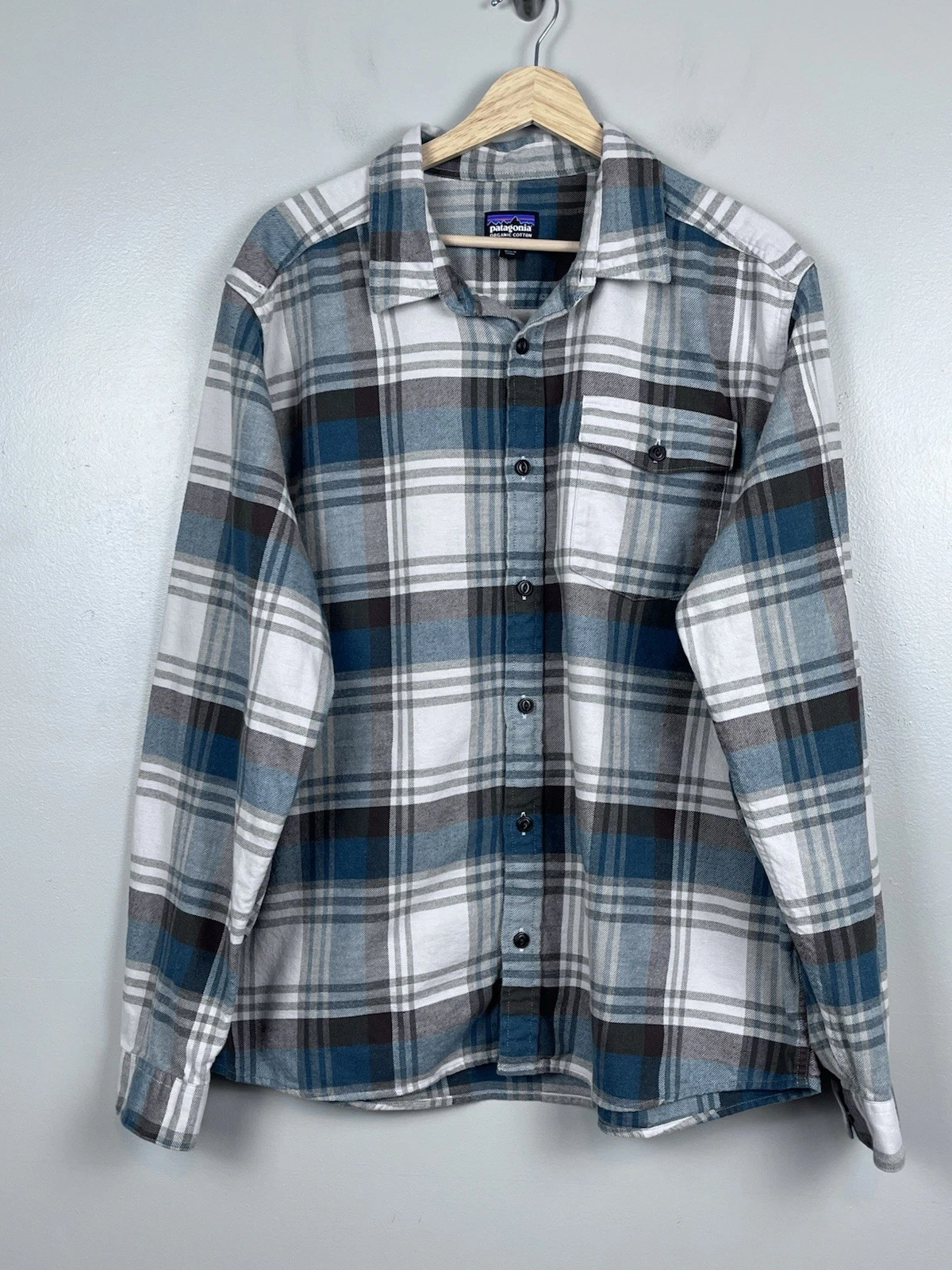 Patagonia Men's 100% Organic Cotton Plaid Flannel Shirt Size L; Casual, Outdoor