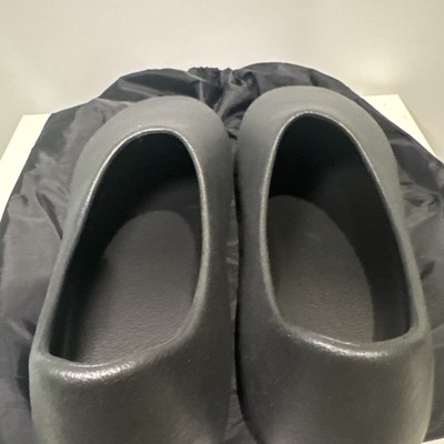 kanye slides black