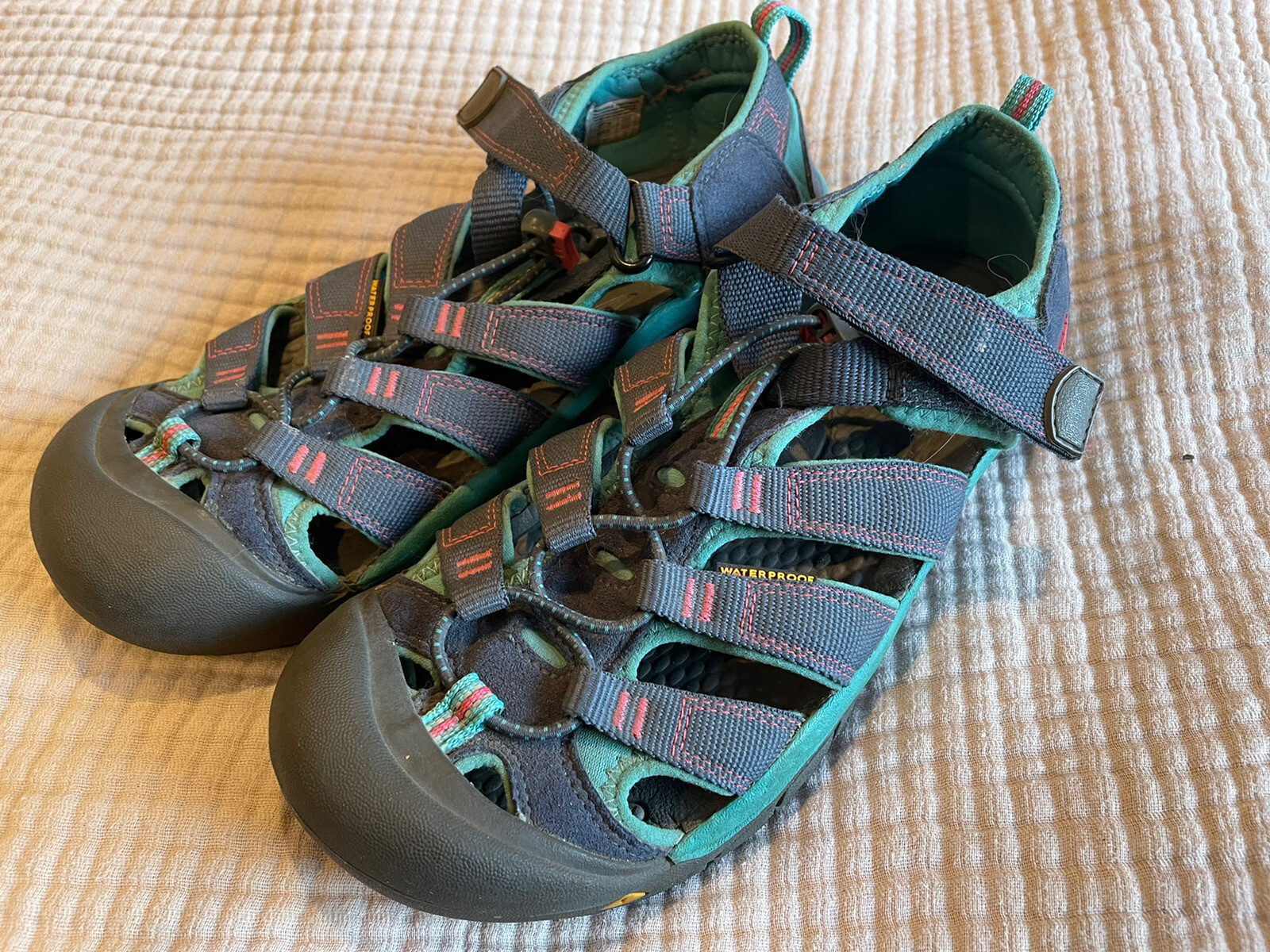 Sandali Keen Newport taglia 6 grigio blu acqua e corallo scarpe acqua ragazza donna