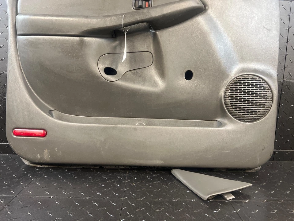 2006 - 2007 GMC Sierra 3500 Driver LH Left Dark Pewter-69I Front Door Trim Panel Foto 3 de 4