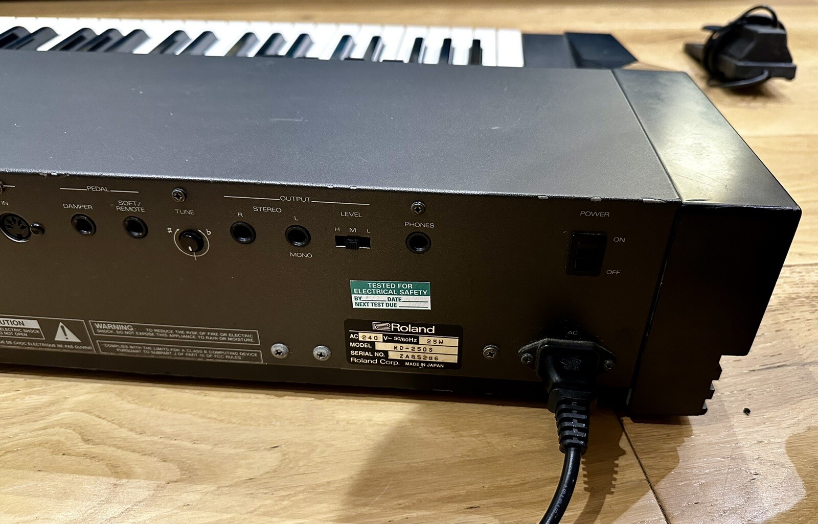 Roland RD250s Digital Stage Piano 76 note weighted keys hammer action MIDI + eBay