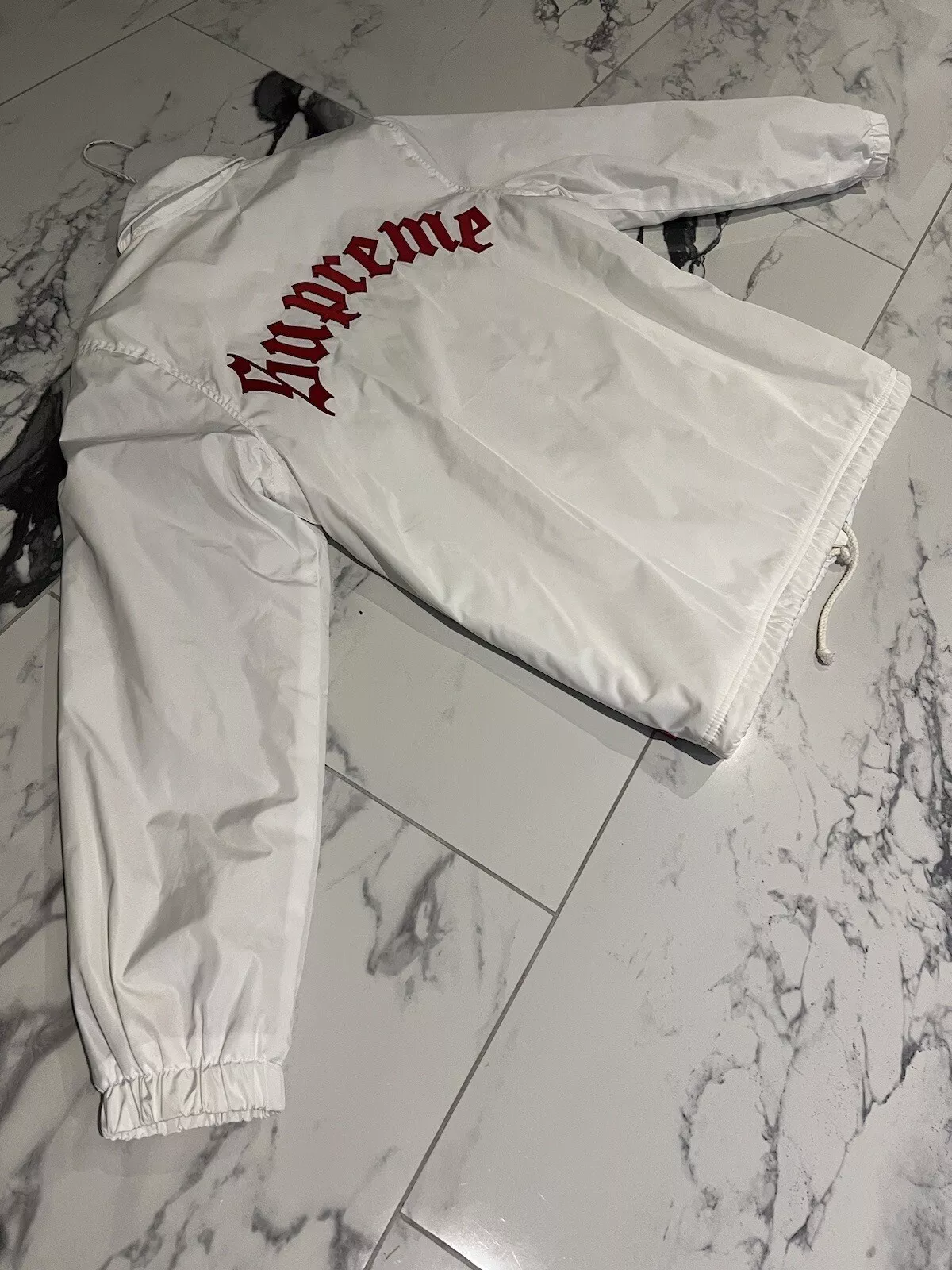Veste Supreme Old English Coaches blanche 16 AW université taille petite
