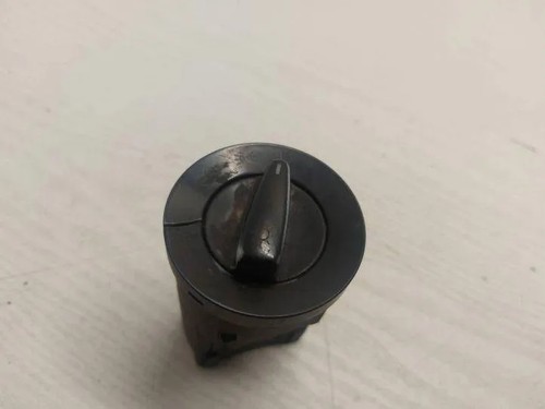 VW BORA Variant 1J6 Scheinwerferschalter 1C0941531 1.90 Diesel 85kw 24420052