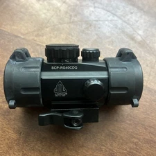 UTG QUICK AIM RED/GREEN DOT RIFLE SIGHT SCP. Quick Detach Mount