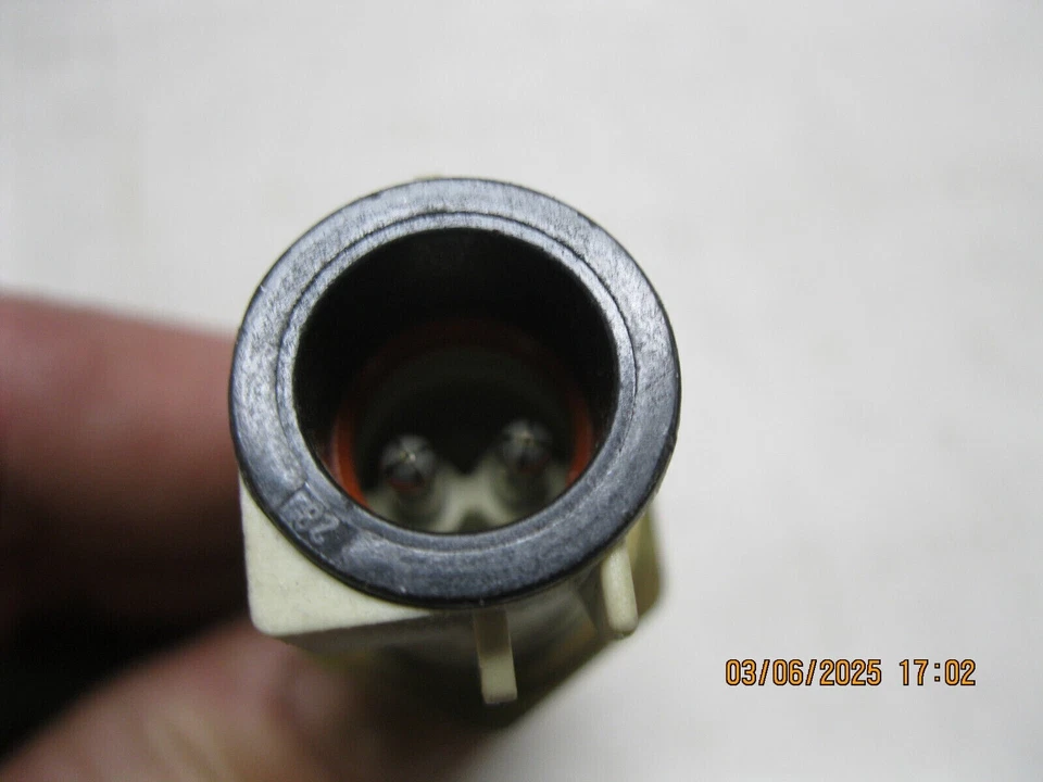 Genuine Ford F32F-12A648-AA Engine Coolant Temperature Sensor (reboxed 12039) Foto 4 de 4