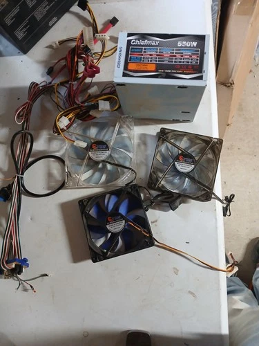 CHIEFMAX 550W  Power Supply  and 3 fans all work
