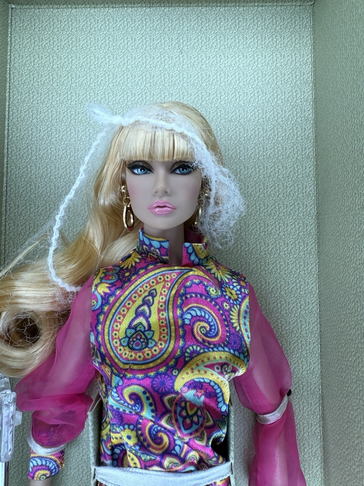 Integrity Toys Poppy Parker Enlightened In India Model Traveler Complete Doll