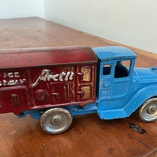 Antico camion del ghiaccio in ghisa Kilgore 1925 1935