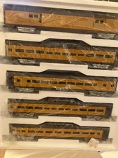 MTH 20-6506 & 6606, 5 + 2 Car =7 total 70’ Union Pacific Aluminum Pass. cars 3r
