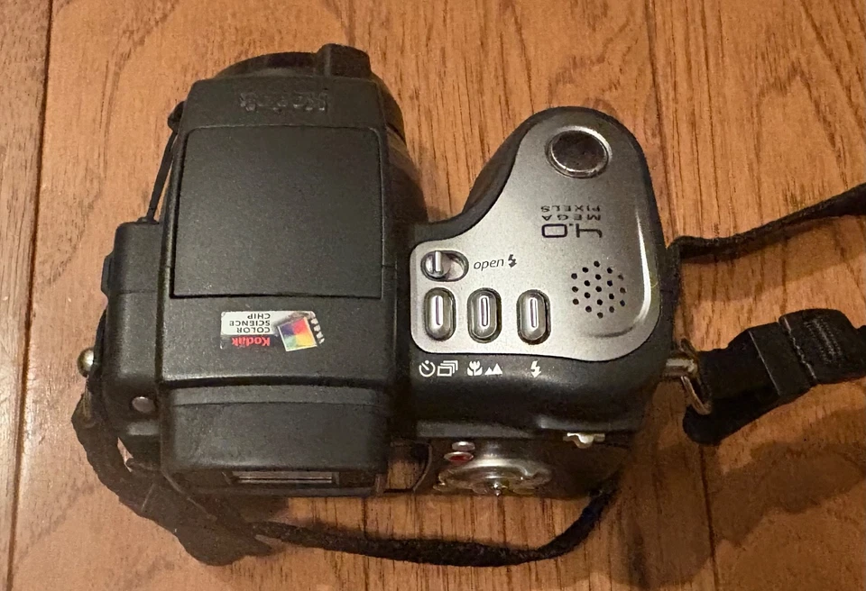 Kodak EasyShare DX6490 4.0MP 10X LCD Digital Camera Black - Image 3 of 4