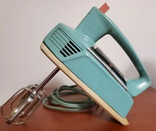 Vintage Turquoise GE Electric Handheld Mixer 3 Speeds w/ Beaters......Works Well