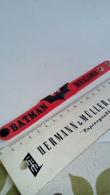 Batman Begins Gummiarmband mit Druckknöpfen, 2005, 18 cm