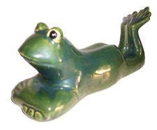 Großer Frosch Keramik Skulptur grün liegend 27 cm - Relax! So schön...
