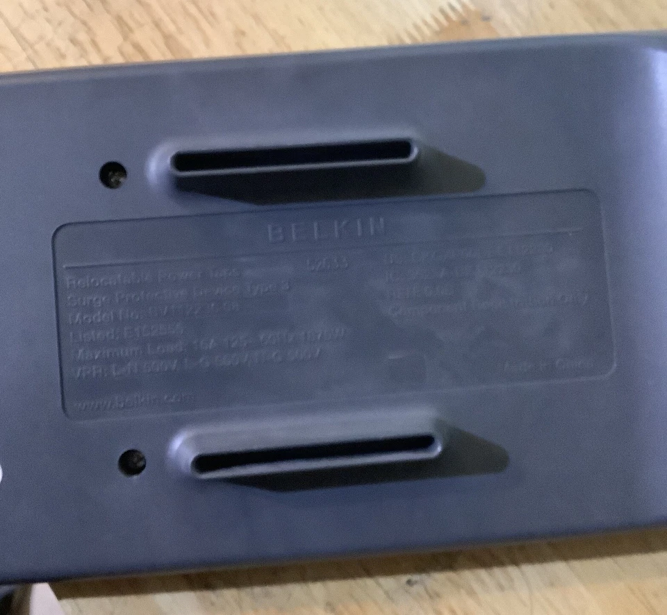 Belkin M:BV112230-08 12-outlet Surge Protector 8ft Power Cord w/Cable Conector - Image 4 of 4