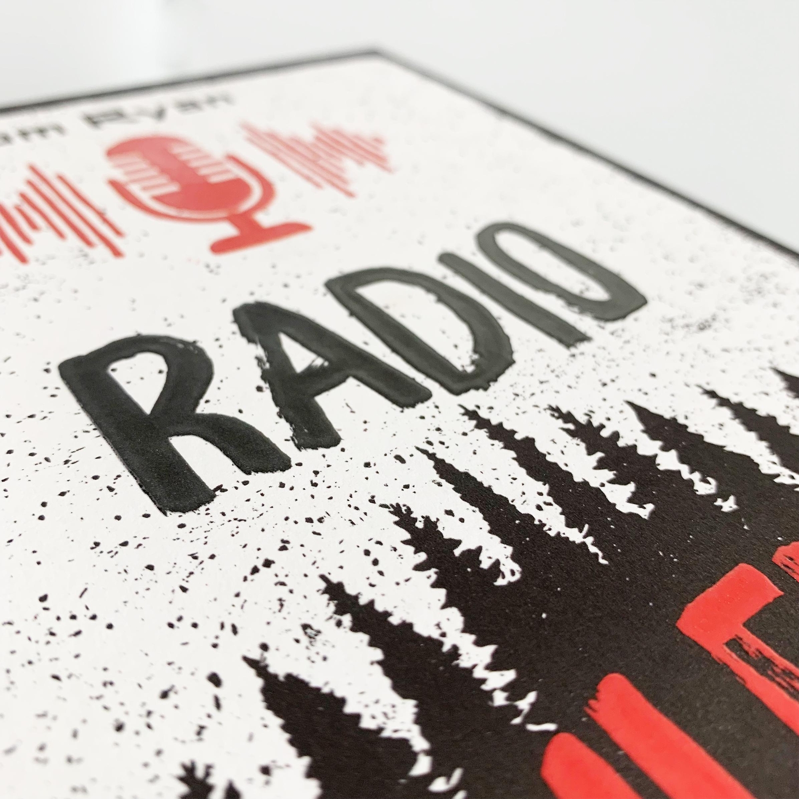 Thumbnail - Radio Silent - Melde Dich, Wenn Du Das Hörst Tom Ryan