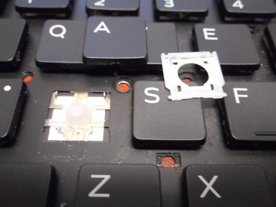 SINGLE KEY CAP+CLIP DELL LATITUDE E7450 E7470 P/N D19TR MODEL: NSK-LKDBC, AME05